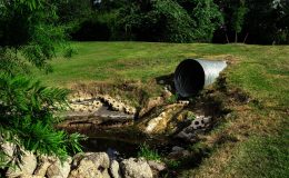systèmes de drainage des eaux usées domestiques : solutions efficaces pour l'évacuation et le traitement des eaux provenant des foyers.