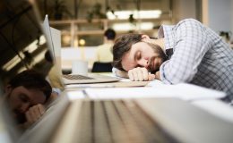 découvrez comment le stress thermique réduit la productivité au travail et quelles mesures mettre en place pour protéger les équipes et préserver leurs performances.