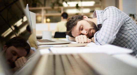 découvrez comment le stress thermique réduit la productivité au travail et quelles mesures mettre en place pour protéger les équipes et préserver leurs performances.