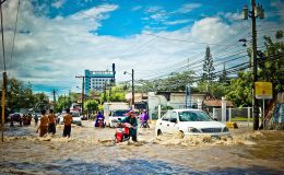 découvrez les causes des inondations urbaines, leurs conséquences sur les habitants et les solutions pour mieux prévenir les risques.