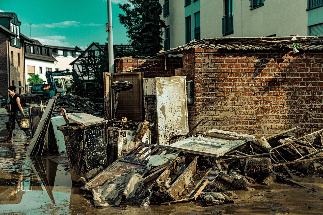 découvrez les causes des inondations urbaines, leurs conséquences sur les habitants et les infrastructures, ainsi que les solutions pour mieux les prévenir.